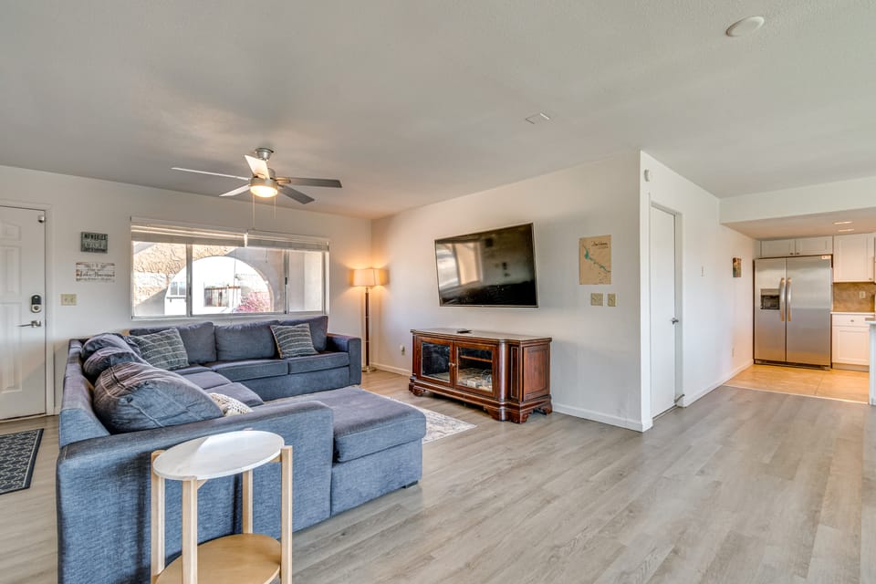 2 Mi to Lake Havasu: Pet-Friendly Home House in Lake Havasu City