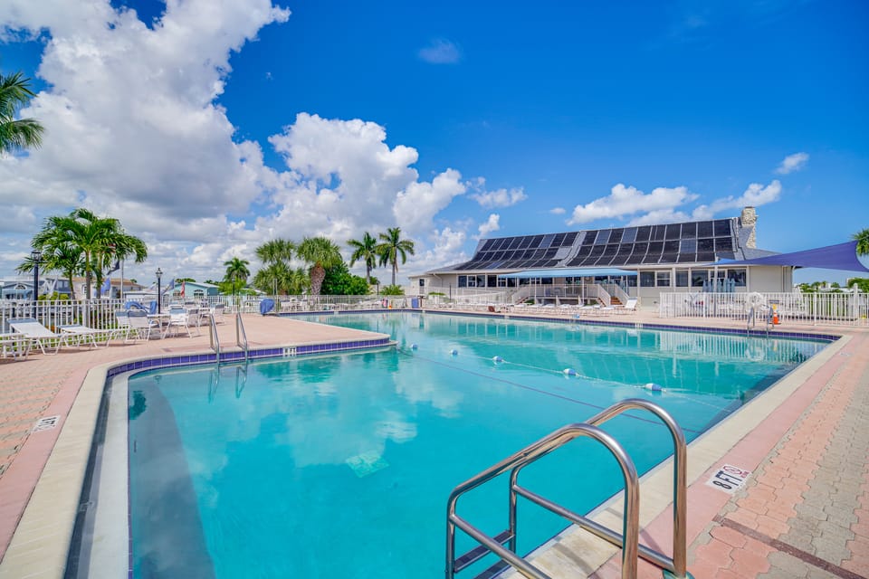 Beach Access & Resort Amenities: Jensen Beach Home House in Hutchinson Island
