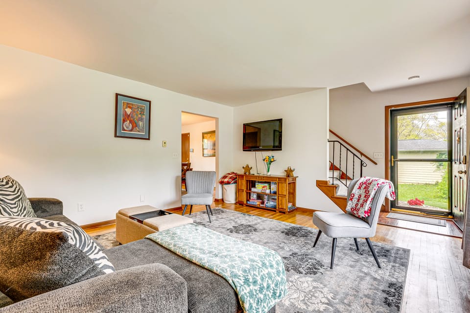 11 Mi to Dtwn Columbus: Group Retreat w/ Fire Pit! Apartment in Worthington