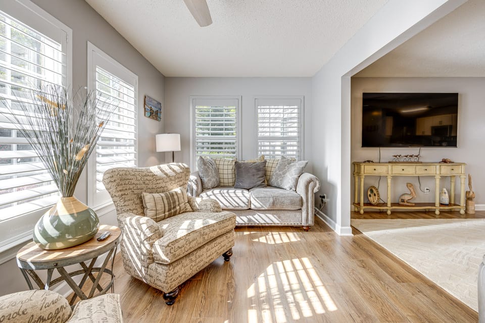 4 Mi to Brookgreen Gardens: Murrells Inlet Condo Apartment in Murrells Inlet