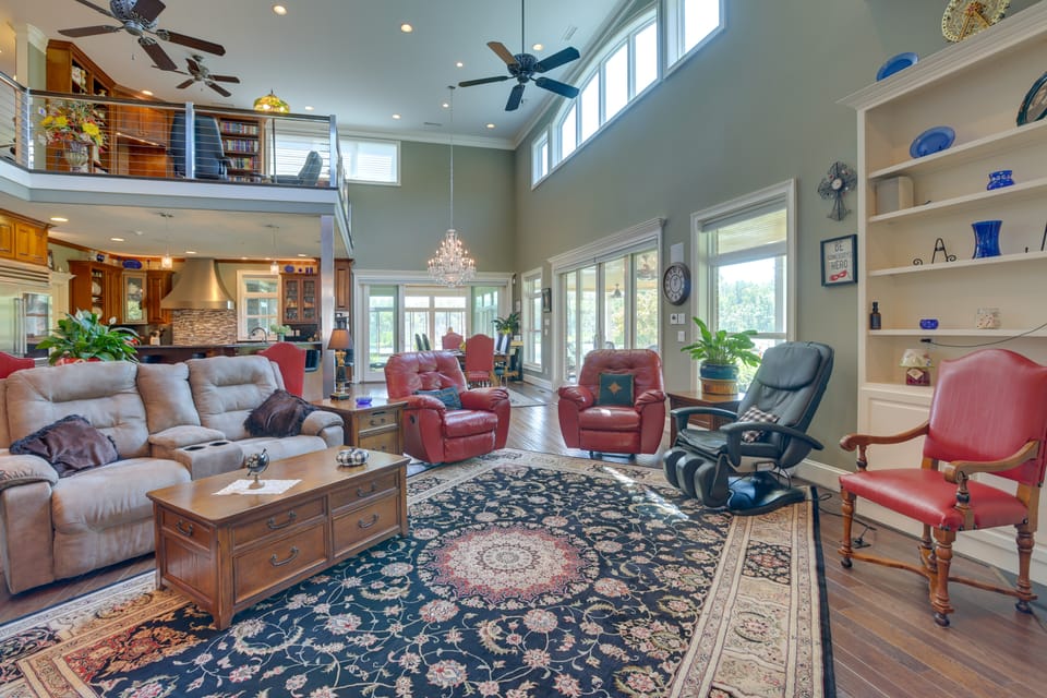 Fish, Swim & More: Lakefront Alabaster Home House in Pelham