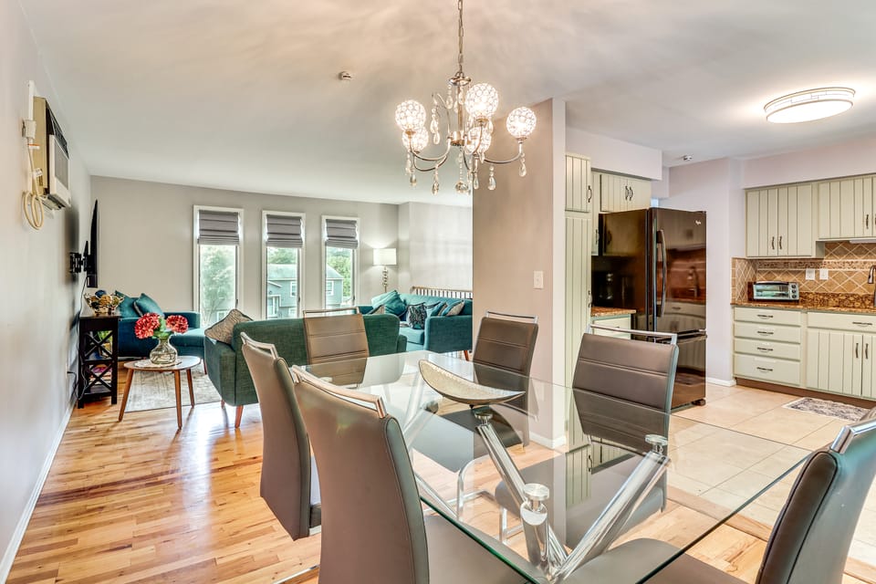Family Home Close to Warwick, 5 Mi to Lake! House in New Jersey