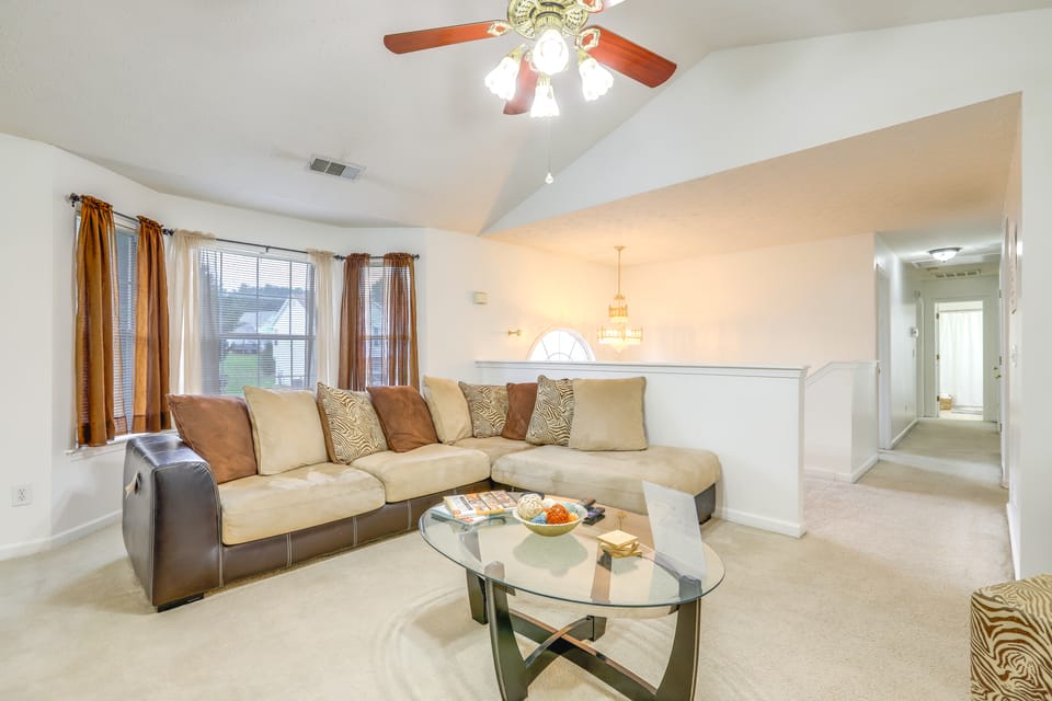 Home w/ Large Yard in Quiet Atlanta Suburb House in Georgia