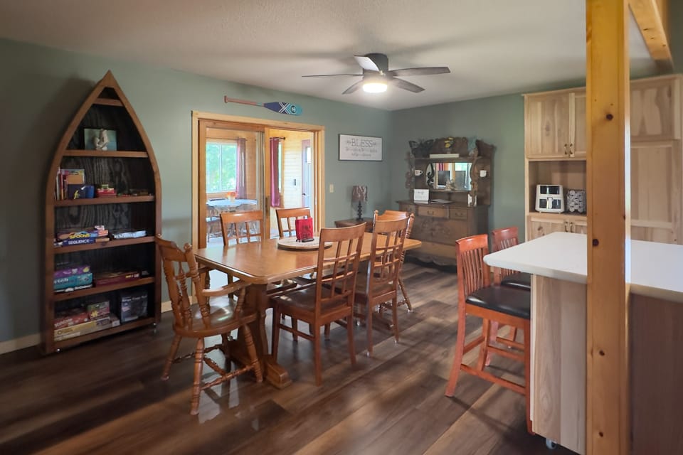 'Wet Feet Retreat' Year-Round Cabin in Frederic House in Wisconsin