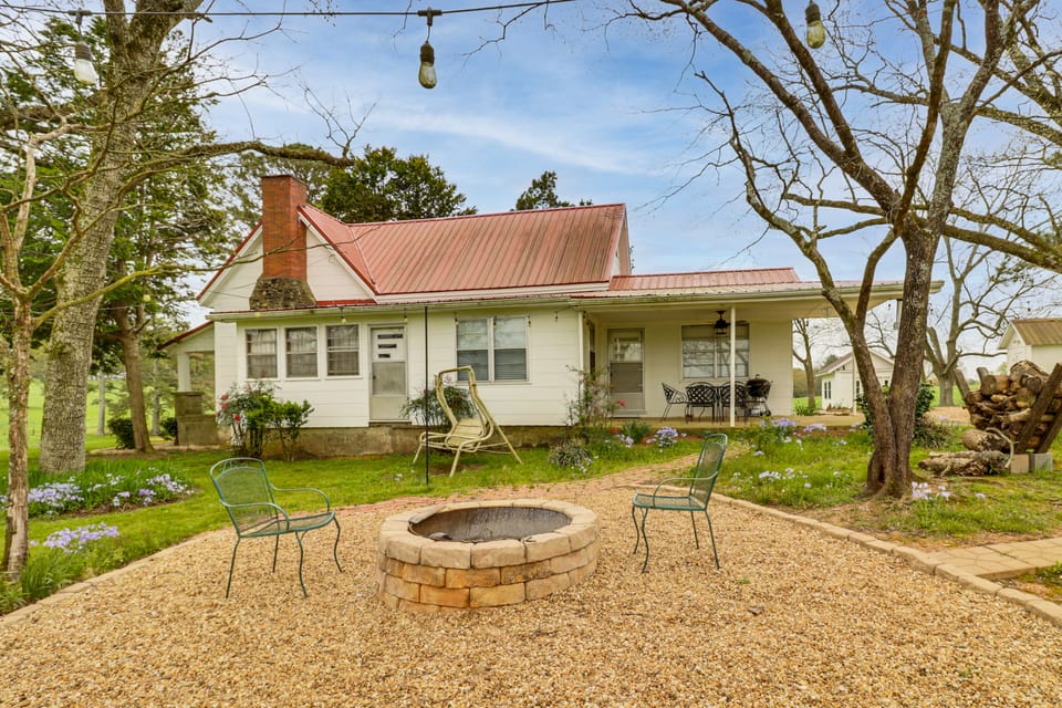Country Home Near Lake Wedowee: Patio & Fire Pit! House in Alabama