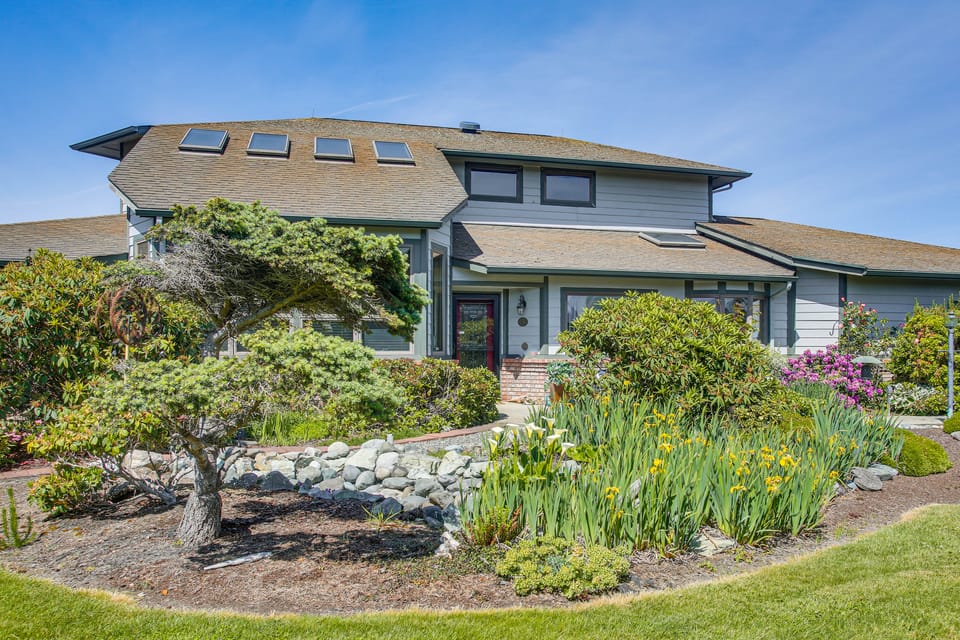 Unique Home w/ Beautiful Mtn Views! House in Washington