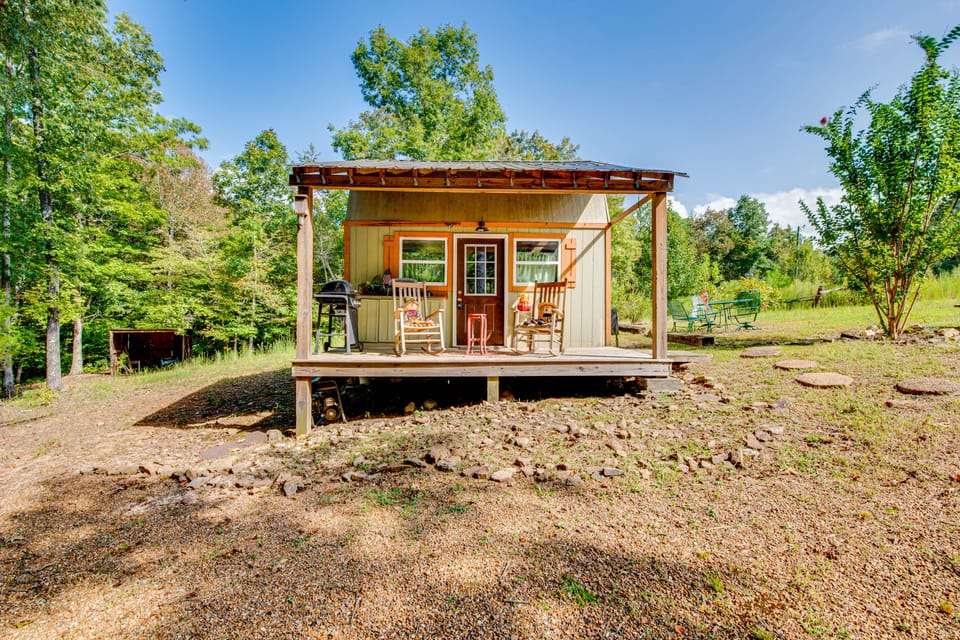 Creek Access, Fire Pit & Grill: Summerville Studio Apartment in Alabama