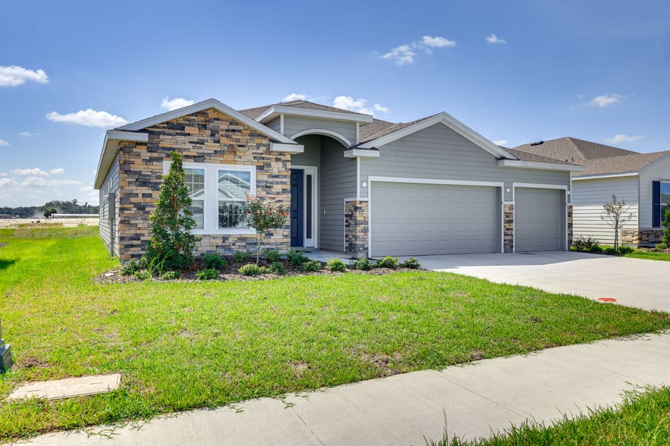 Pet-Friendly Home w/ Screened Patio in Newberry! House in Florida