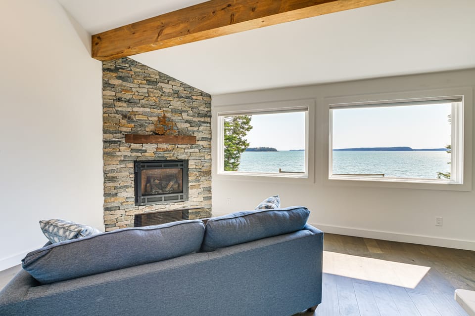 Waterfront Roque Bluffs Hideaway w/ Private Beach House in Maine