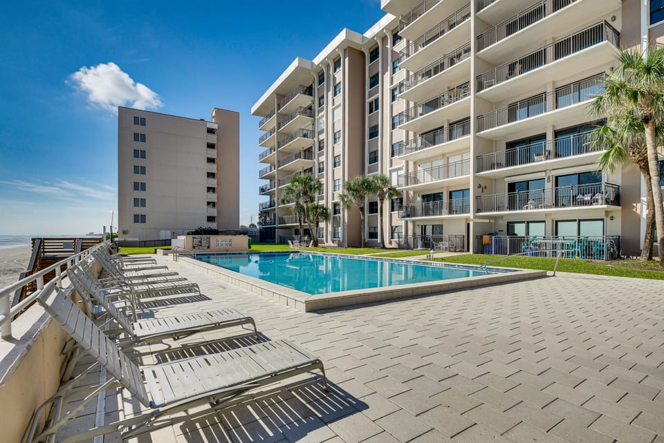 Beachfront Condo w/ Pool Access in Ponce Inlet Apartment in Ponce Inlet