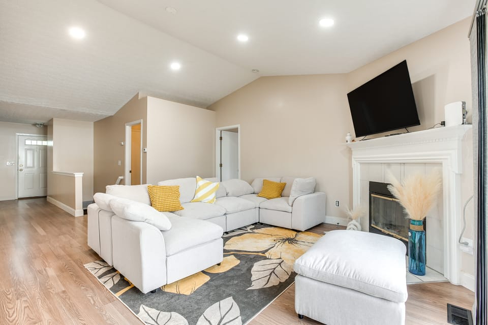 8 Mi to Downtown: Pet-Friendly Columbus Home House in Ohio