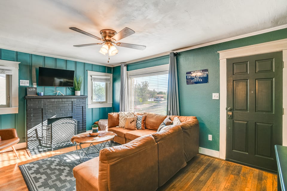 Fire Pit & Small-Town Charm: San Angelo Getaway! House in San Angelo