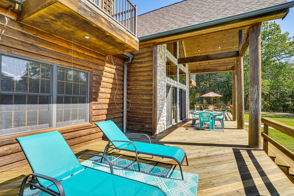 Game Room, Deck & Yard: Lake of the Ozarks Retreat House in Lake of the Ozarks