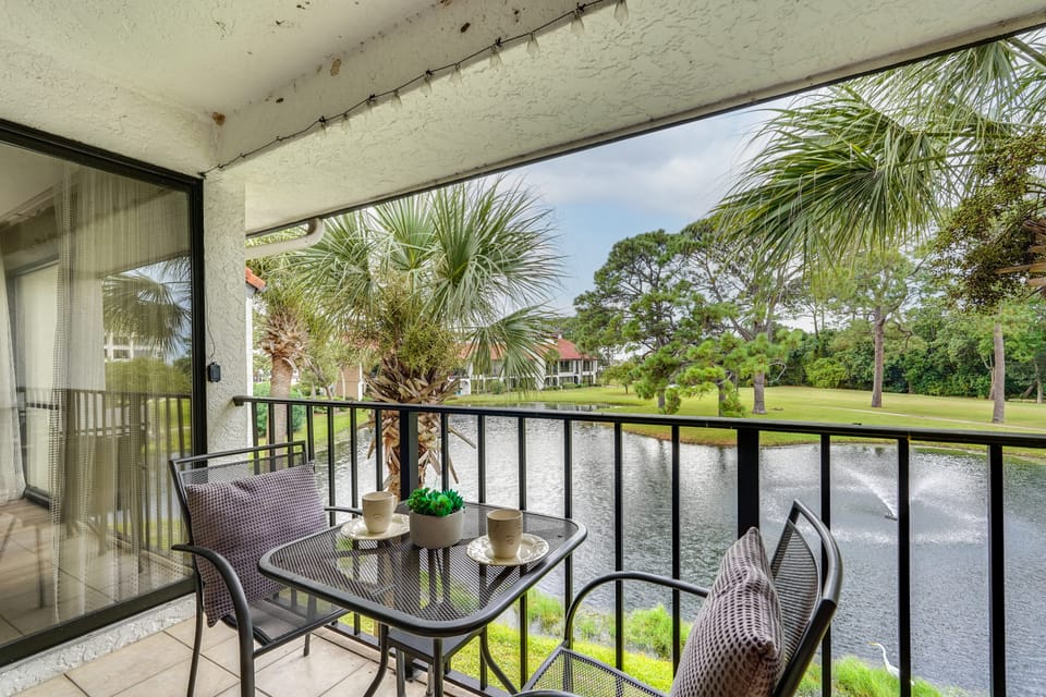 Pool & Beach Trolley Access: PCB Resort Condo! Apartment in Panama City Beach