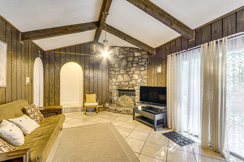 8 Mi to Downtown Little Rock: Home w/ Patio House in Little Rock