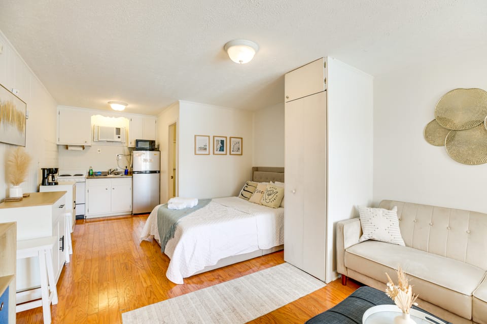 Walk to North Myrtle Beach: Studio w/ Pool Access! Apartment in North Myrtle Beach