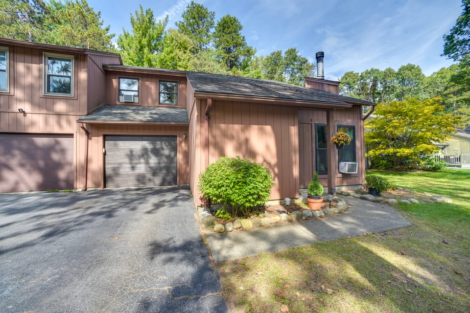 11 Miles to Saratoga Race Course: Upstate Retreat! Apartment in Malta