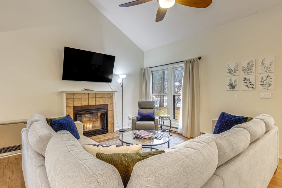 11 Miles to Saratoga Race Course: Upstate Retreat! Apartment in Malta