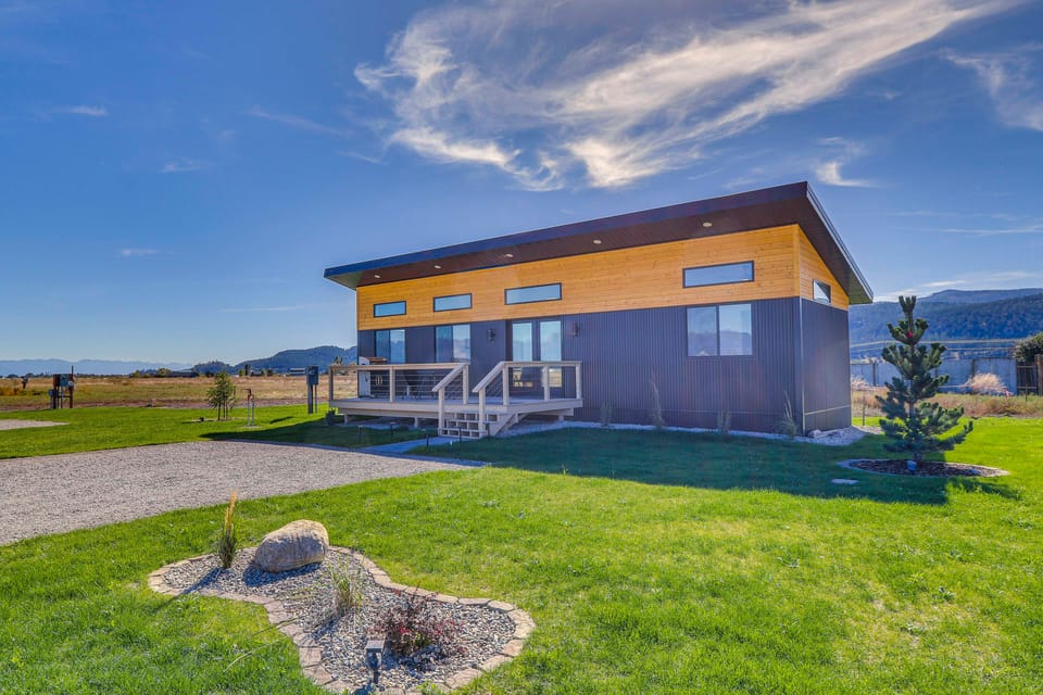 "Montana Bliss" Near Flathead Lake & Skiing! House in Idaho