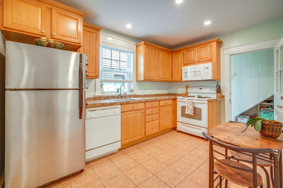 Walk to Beach: Dog-Friendly Ventnor City Retreat! Apartment in Margate City