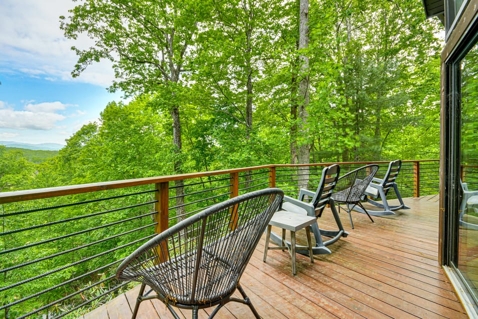 Blue Ridge Pkwy View & Deck: Brevard Home! House in Tennessee