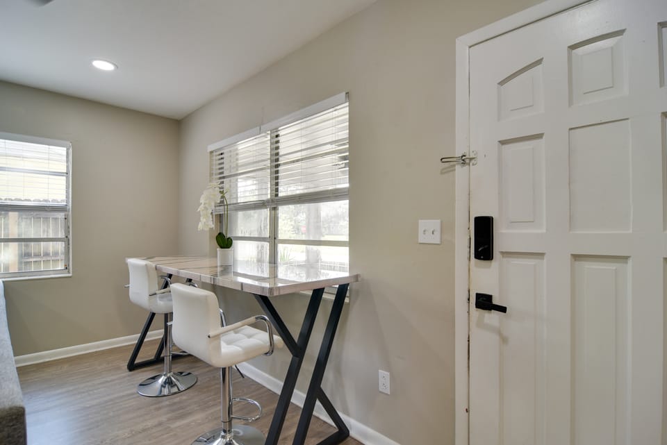 4 Mi to Dtwn: Pet-Friendly Tampa Retreat Apartment in Tampa