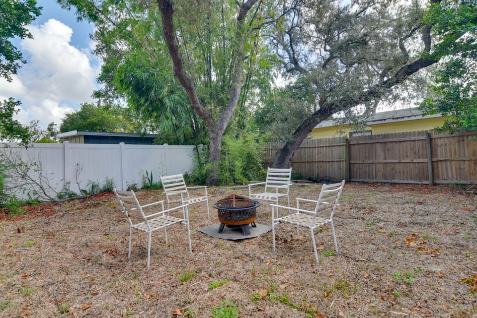 4 Mi to Dtwn: Pet-Friendly Tampa Retreat Apartment in Tampa
