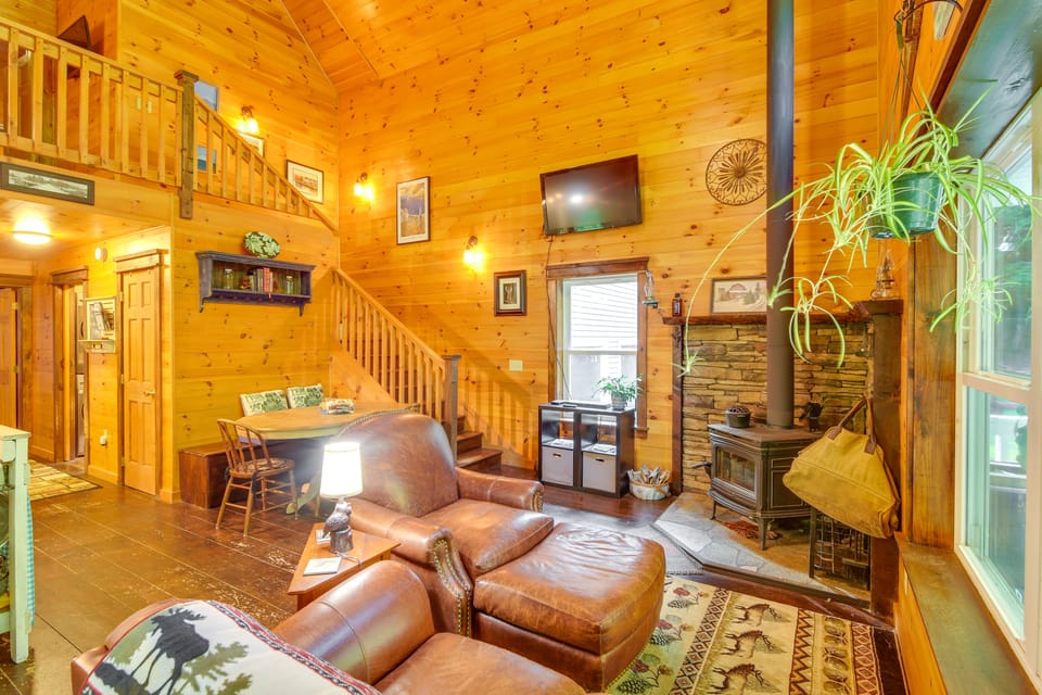 The Locke-ness Pond Cabin in Chesterville! House in Chesterville
