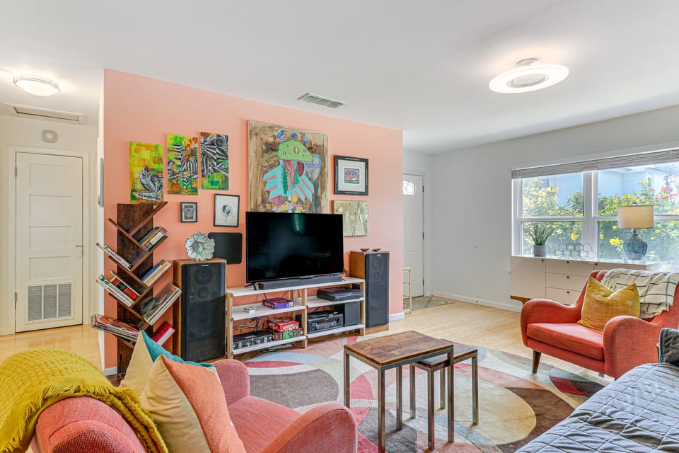 4 Mi to Dtwn Austin: Home w/ Large Fenced Yard! House in Austin