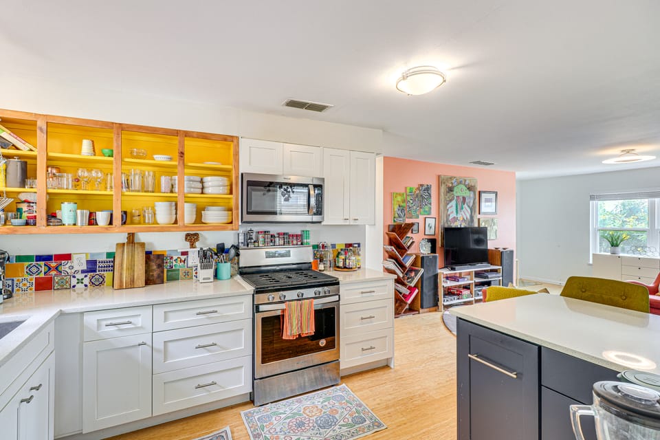 4 Mi to Dtwn Austin: Home w/ Large Fenced Yard! House in Austin