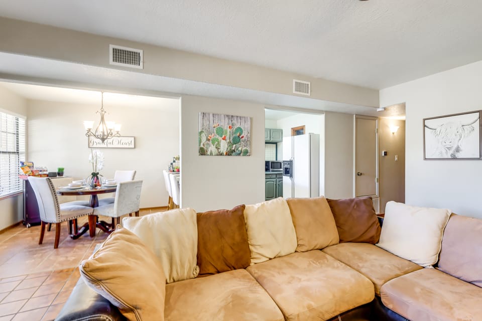 Dock & Charming Train Sounds! Riverside Retreat Apartment in Carlsbad