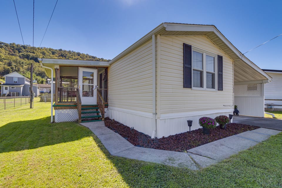Paden City Home Near Ohio River! House in Ohio