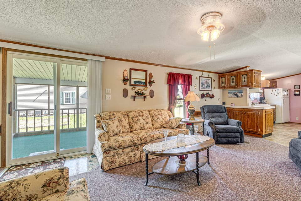 Paden City Home Near Ohio River! House in Ohio
