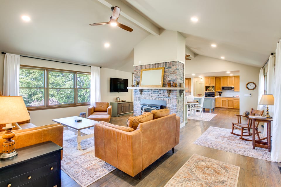 Kansas Gem w/ Fire Pit & Views: 10 Mi to Dtwn! House in Kansas