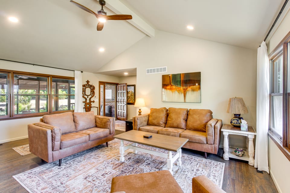 Kansas Gem w/ Fire Pit & Views: 10 Mi to Dtwn! House in Kansas