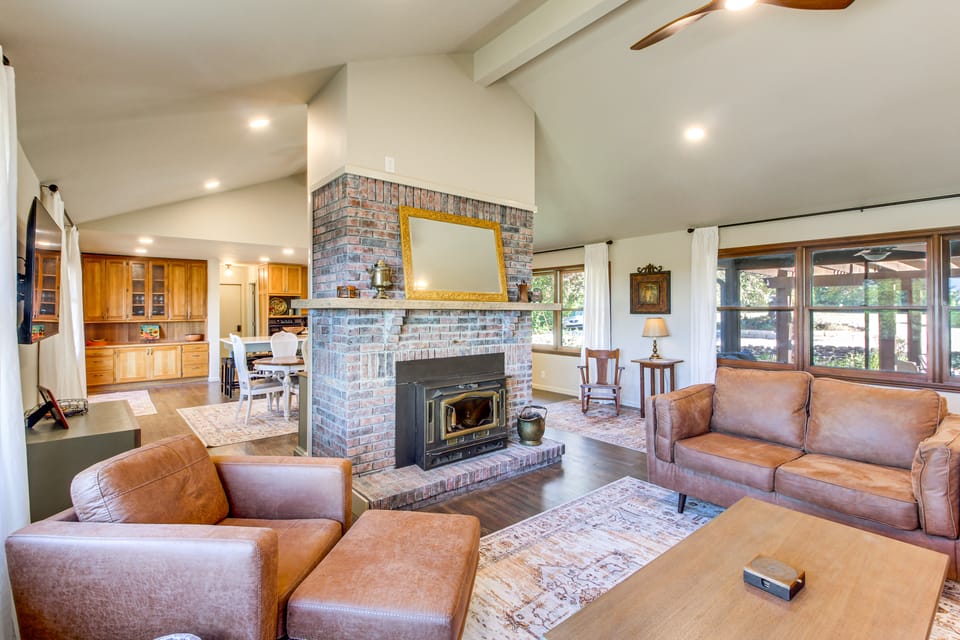 Kansas Gem w/ Fire Pit & Views: 10 Mi to Dtwn! House in Kansas