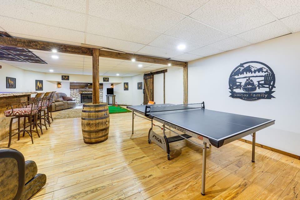 Ottawa Cabin: Hot Tub, Wraparound Deck, Games House in Illinois