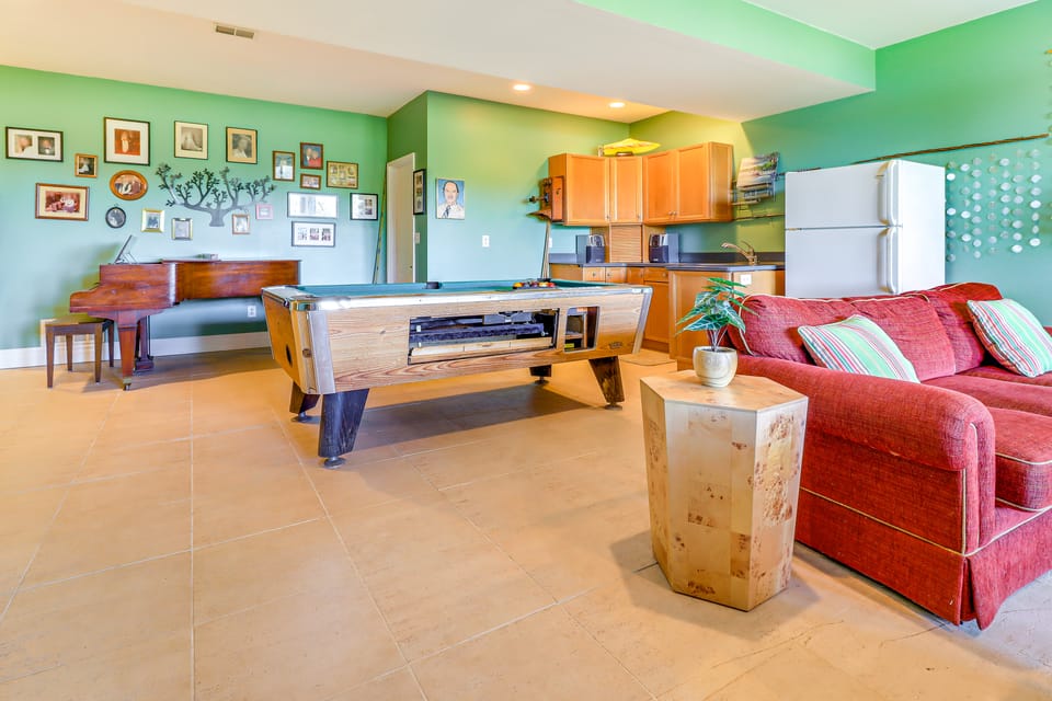 Goose Lake Home: 13 Mi to Michigan Int'l Speedway House in Ohio