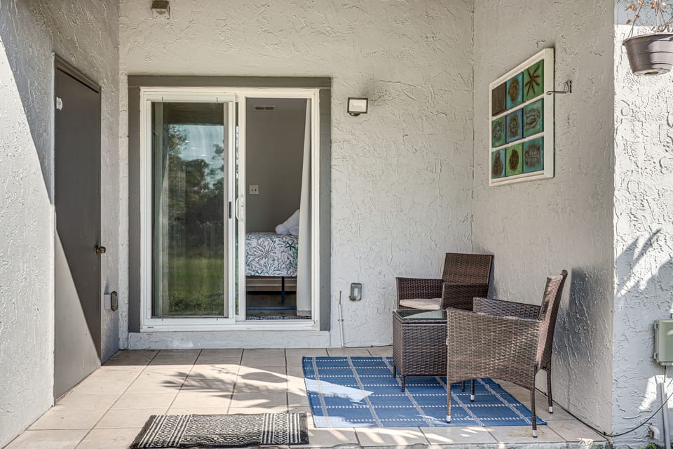 Ponte Vedra Beach Getaway w/ Patio! Apartment in Palm Valley