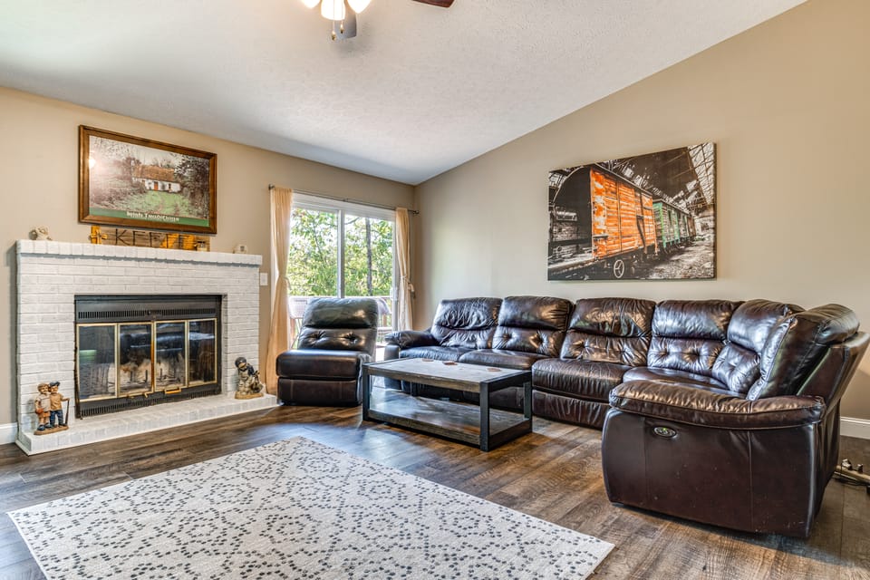 Indianapolis Area Gem: Hike, Bike & Golf! Apartment in Indiana