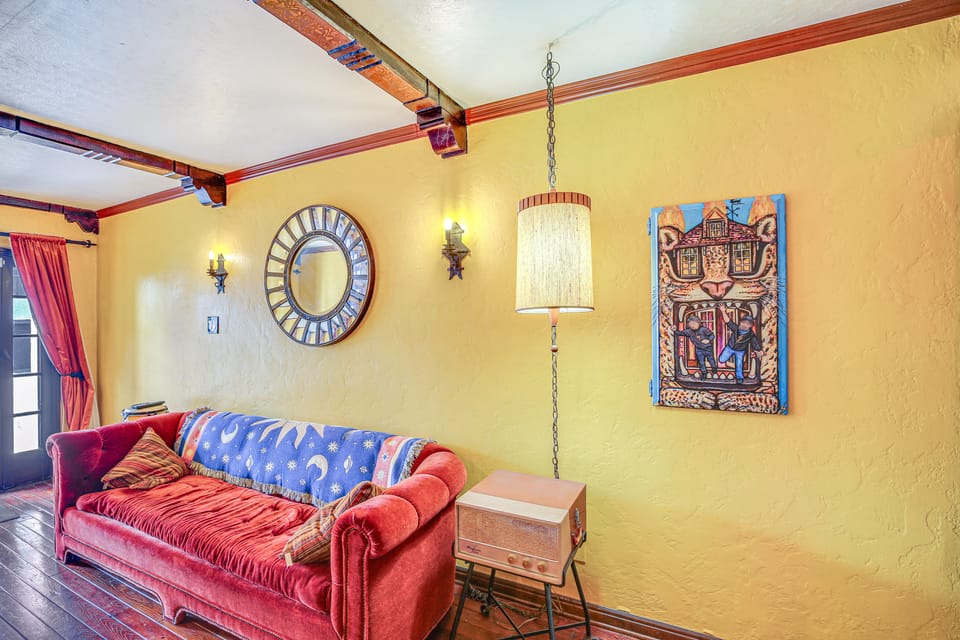1 Mi to Ocean! Home w/ Rooftop Deck in Long Beach House in Long Beach
