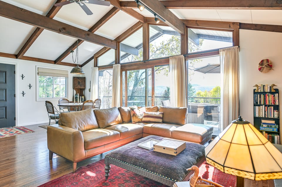 Cozy Mtn-View Chalet < 2 Mi to Windham Slopes House in Capital District, NY, USA