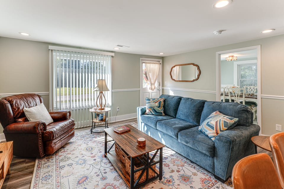 Small-Town Charm & Local Dining: Home in Burgaw! House in North Carolina