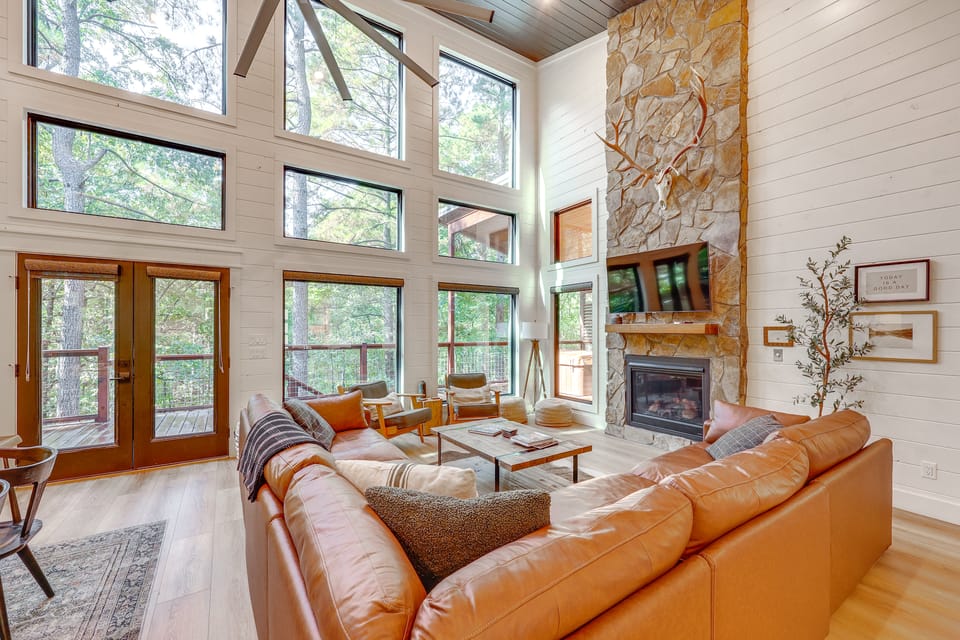 Cozy Secluded Cabin in the Heart of Hochatown House in Oklahoma