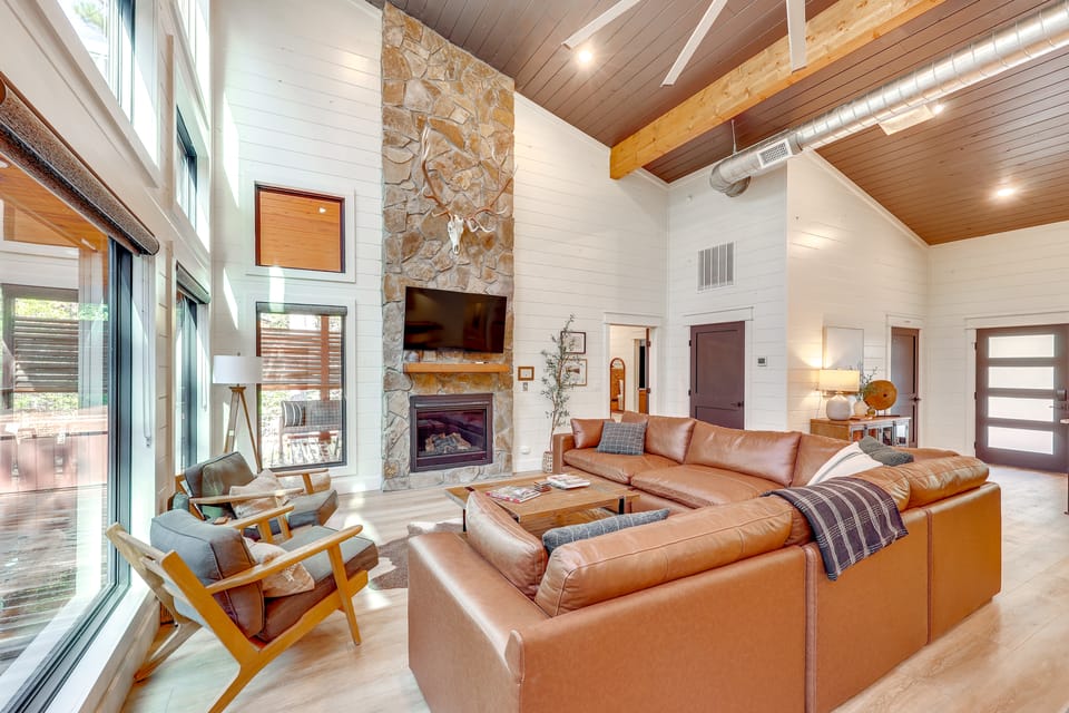 Cozy Secluded Cabin in the Heart of Hochatown House in Oklahoma
