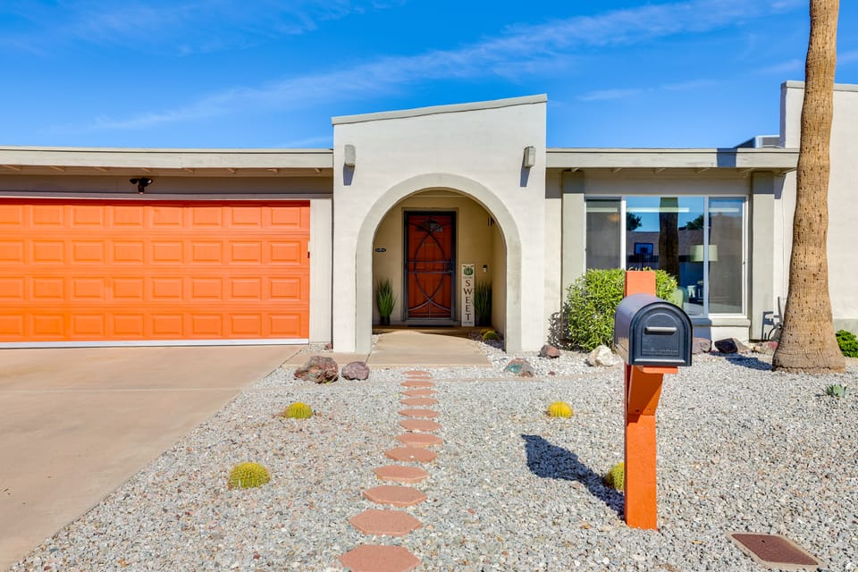 Families w/ Pets! Glendale Gem w/ Backyard Oasis House in Glendale