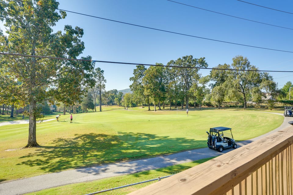 3 Mi to Branson Strip: Condo w/ Golf Course View! Apartment in Branson