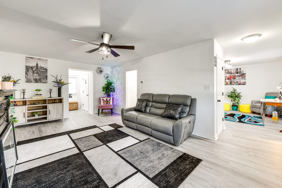 Richmond Home w/ Deck: 1 Mi to Richmond Raceway! House in Richmond
