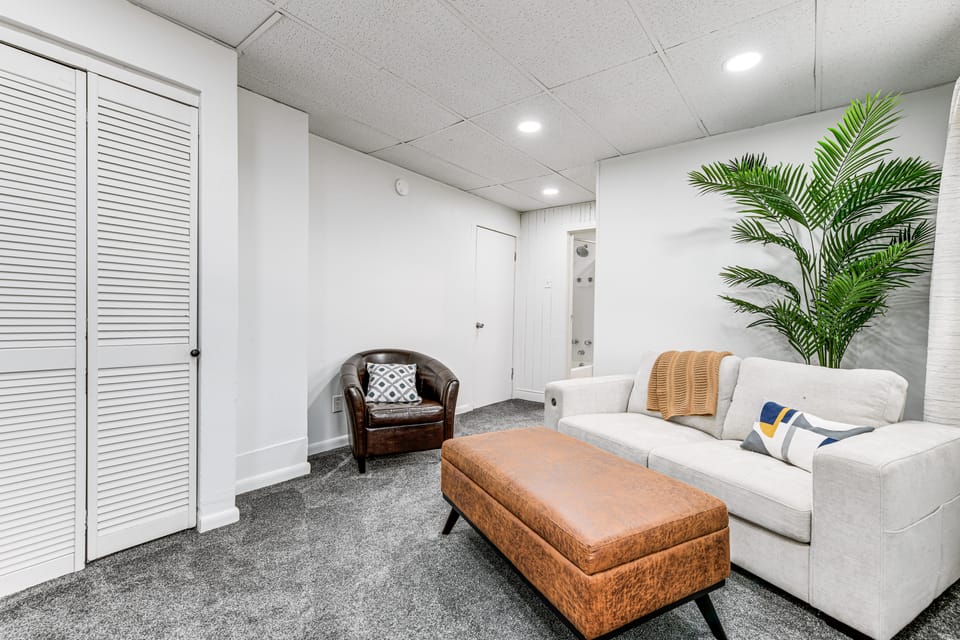 13 Mi to Buffalo: Cozy Apartment in Depew! Apartment in New York