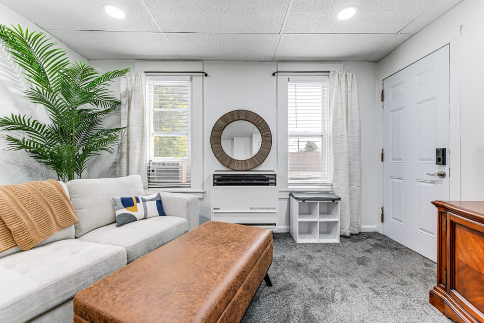 13 Mi to Buffalo: Cozy Apartment in Depew! Apartment in New York